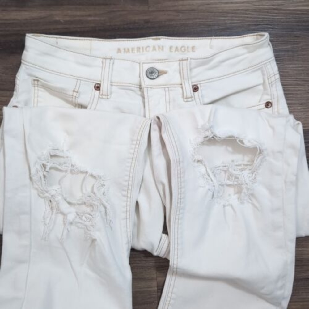 American Eagle Womens Jeans sz 2 White Wash Distressed Mid Rise Stretch Flaw X14